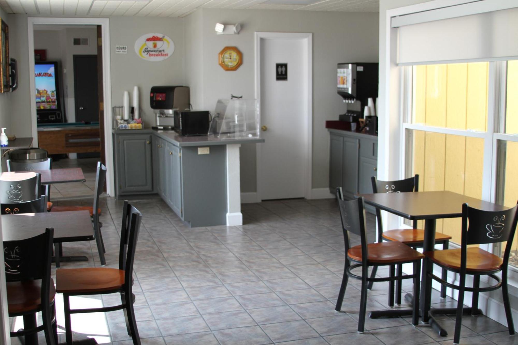 Super 8 By Wyndham Higginsville Exterior foto